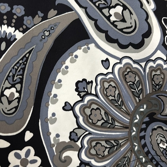 Women’s Lands End Swim Skirt, Size 2, Black/White/Gray - Picture 2 of 6